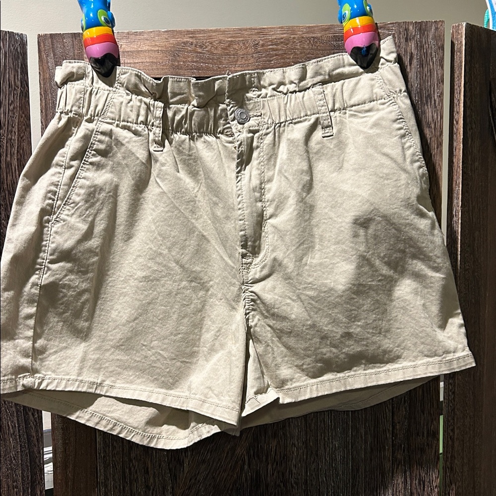 Kensie Beige Shorts. Juniors